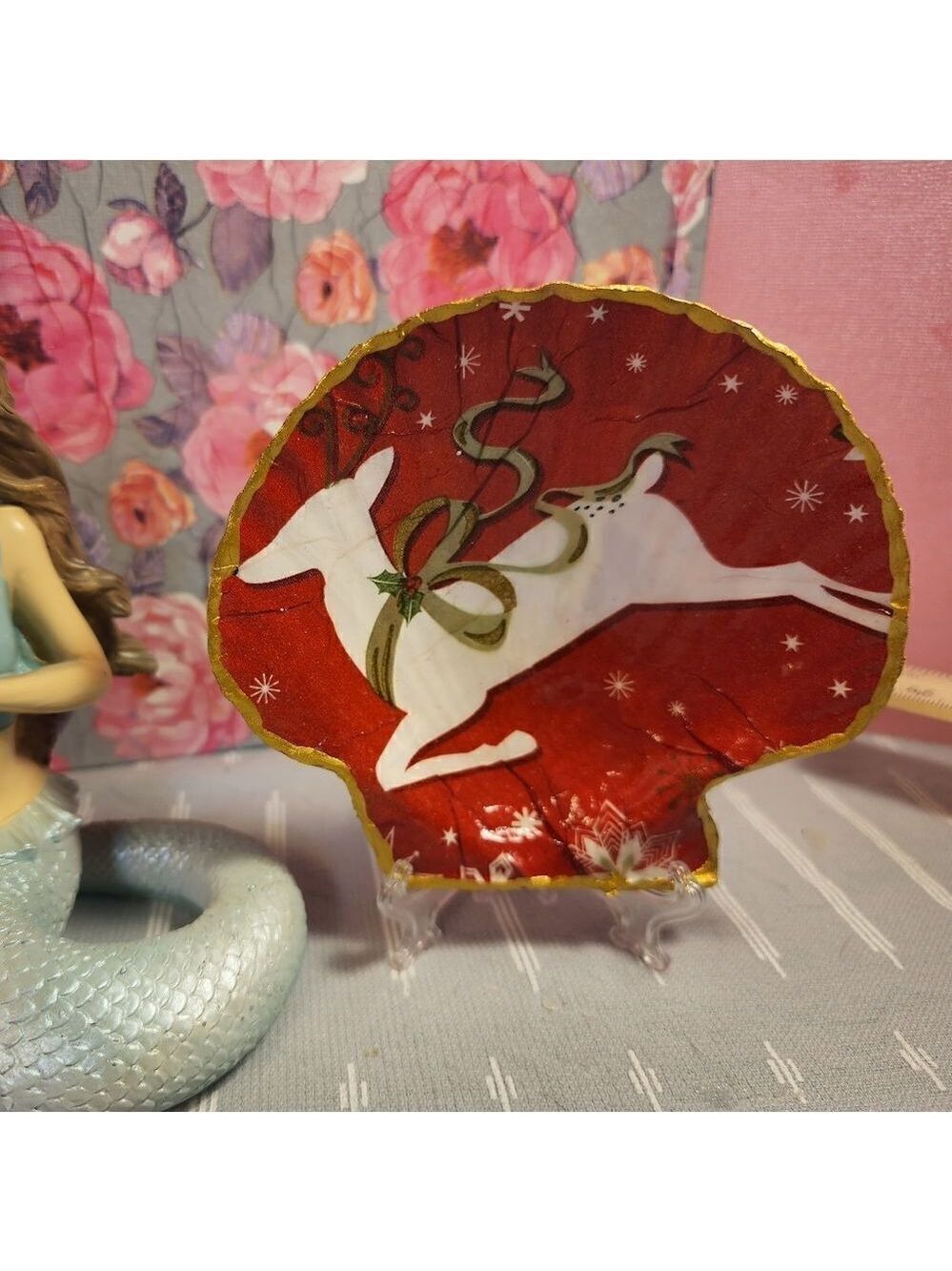 DECOUPAGE SCALLOPED FAN SHELL 